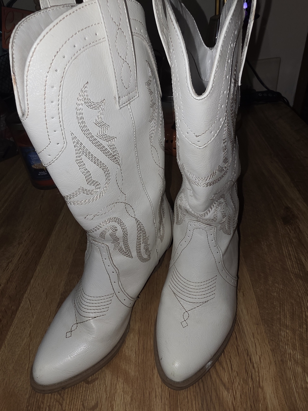 White Women's Western Cowboy Boots - Classic Stitch Detail